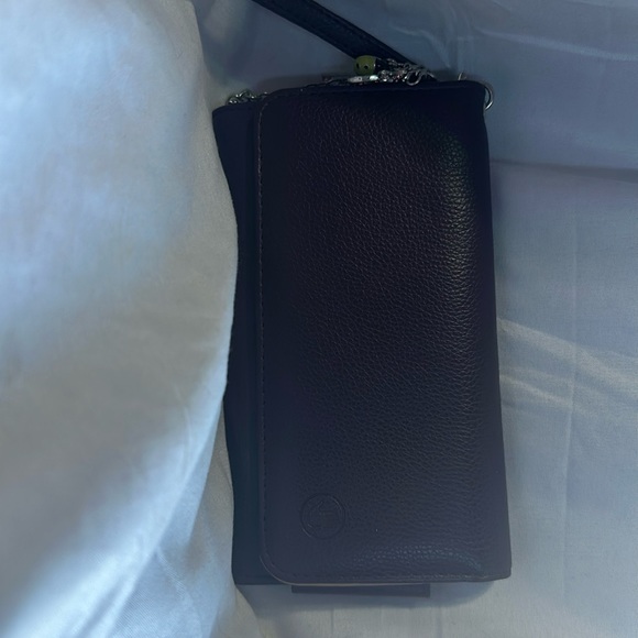 Accessories - Women’s 3 pouch 1 I’d pouch wallet